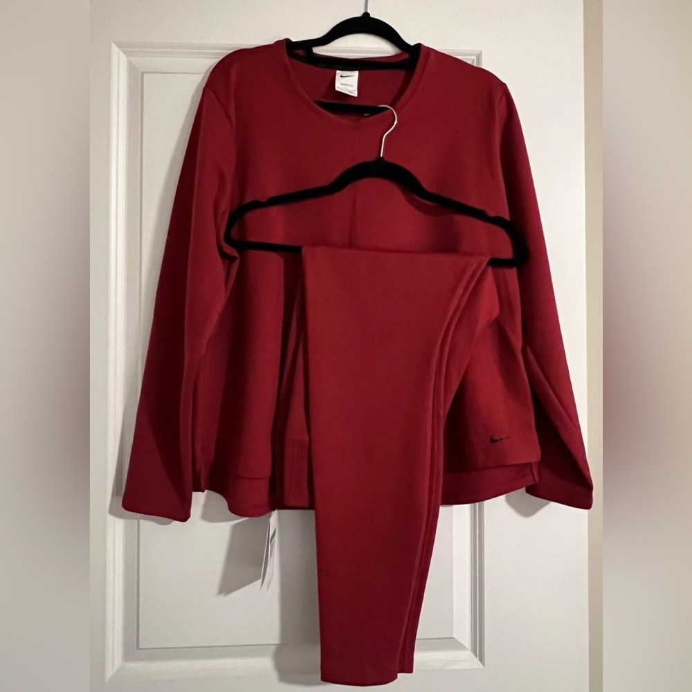 Nike Therma-FIT pomegranate/black 2-piece